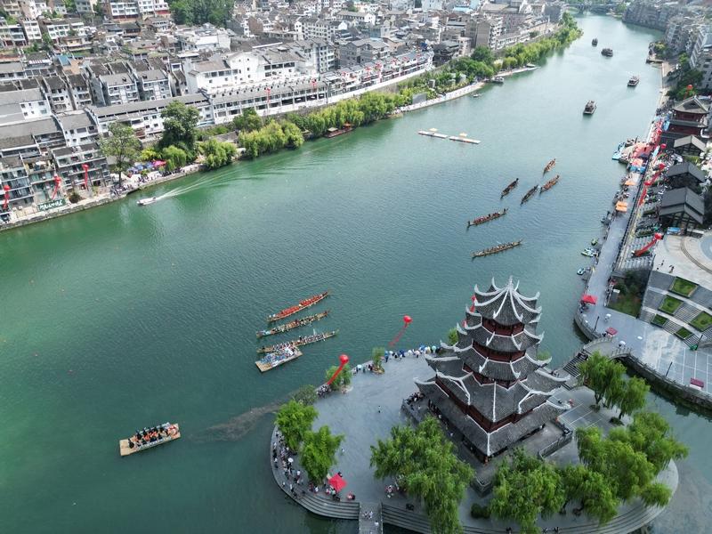 开幕式在庄, 推动经济发