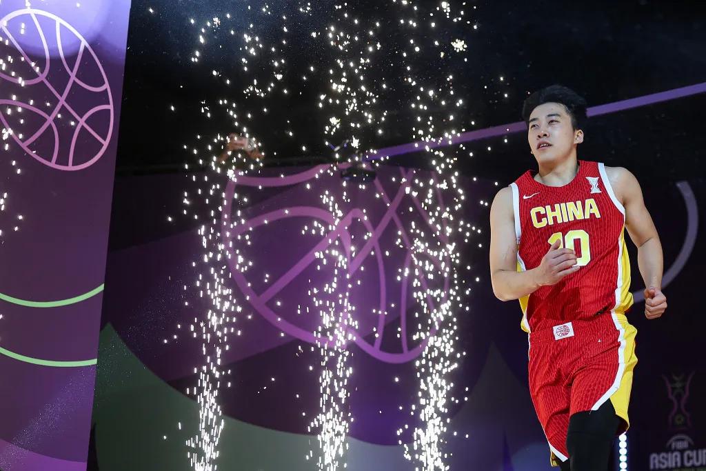 跟我说, 感谢郭导能, 然后他又把