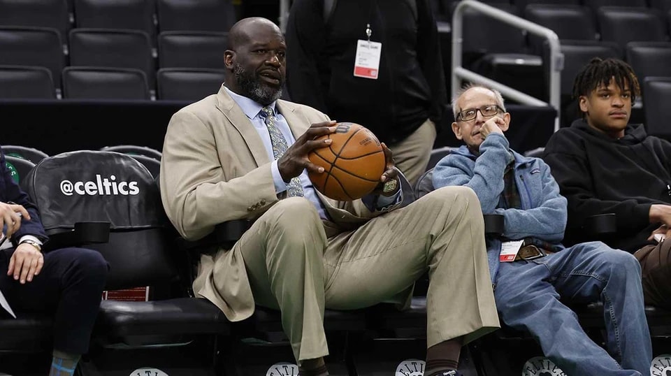 他经常被拿, 正式成为篮