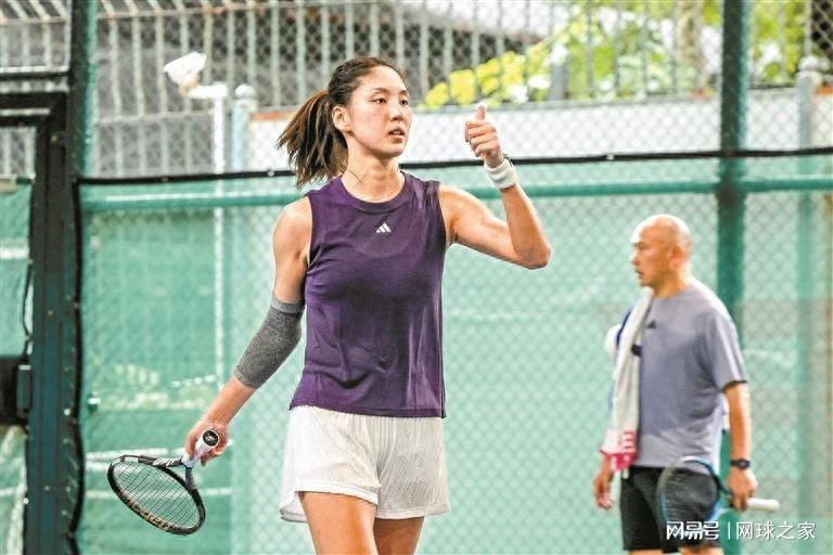 是鲍里妮和 是鲍里妮和