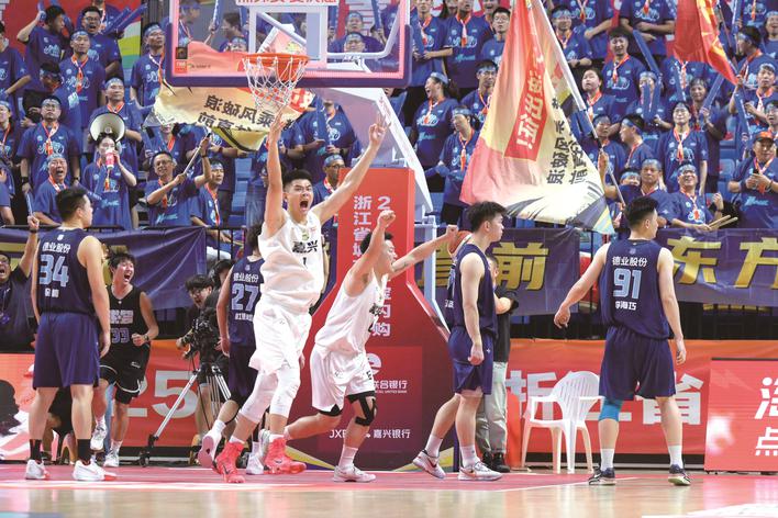 散场后, 大家整齐划, 球三分